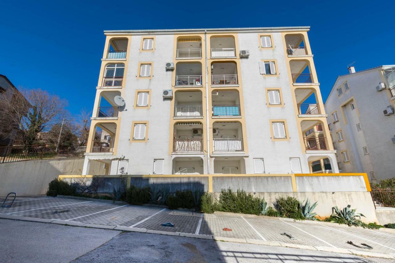 Apartmani Adria Lila Crikvenica Dramalj Exteriör bild